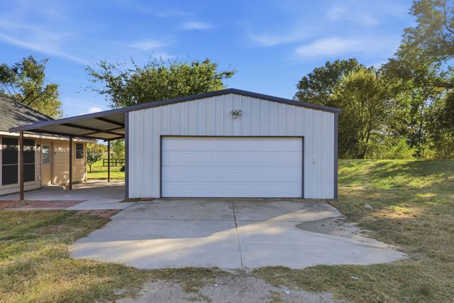 8875 Fm 2450, Sanger, TX 76266