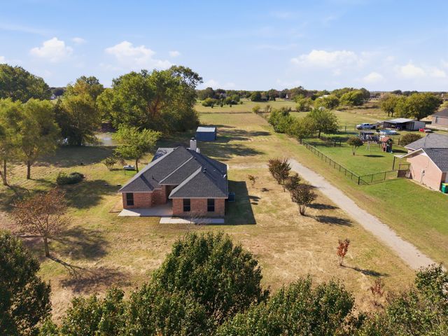 8875 Fm 2450, Sanger, TX 76266