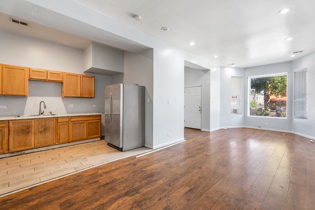 4209 W Wilcox Street, Chicago, IL 60624