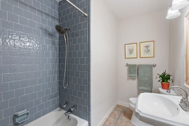 1106 Mission RDG A, Austin, TX 78704