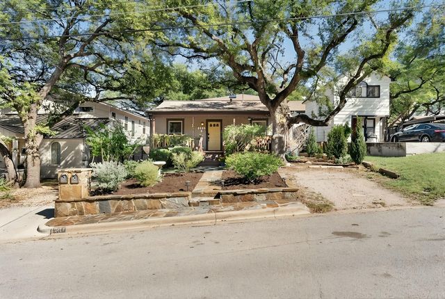 1106 Mission RDG A, Austin, TX 78704