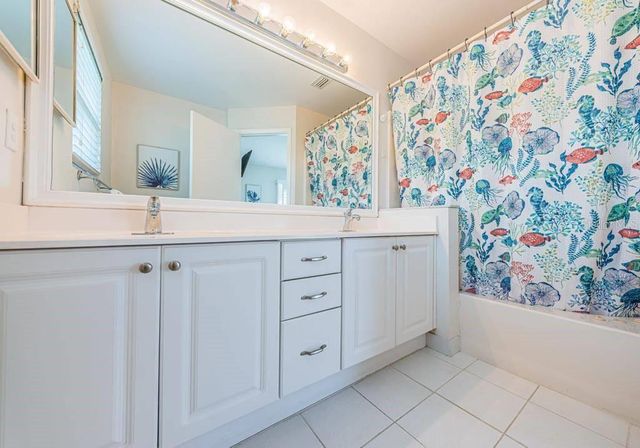 6107 MIRADA CIRCLE, St Petersburg, FL 33715