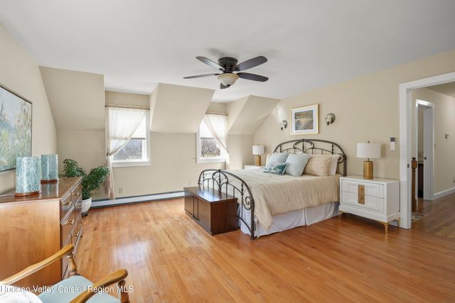 11 Presidential Drive, Kinderhook, NY 12106