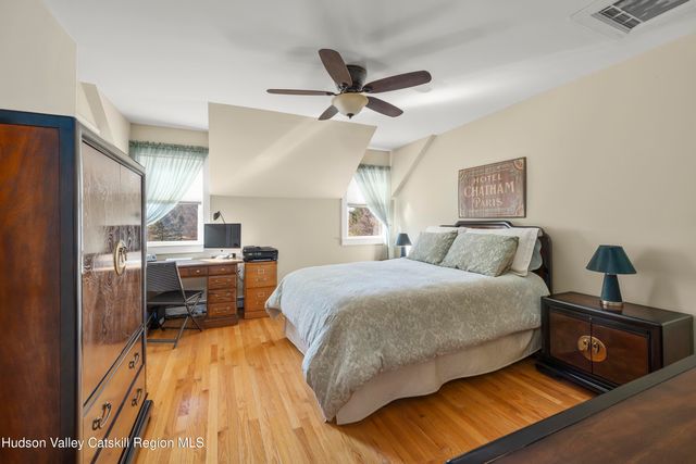 11 Presidential Drive, Kinderhook, NY 12106