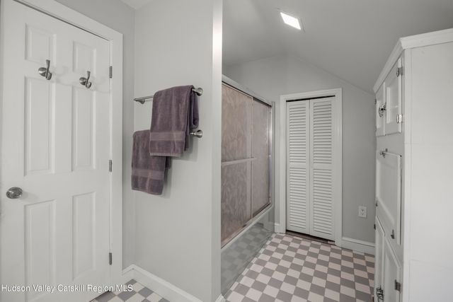 11 Presidential Drive, Kinderhook, NY 12106