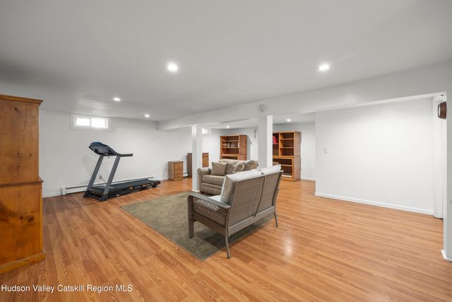 11 Presidential Drive, Kinderhook, NY 12106