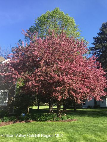 11 Presidential Drive, Kinderhook, NY 12106