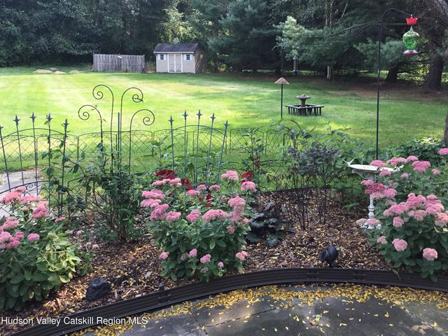 11 Presidential Drive, Kinderhook, NY 12106