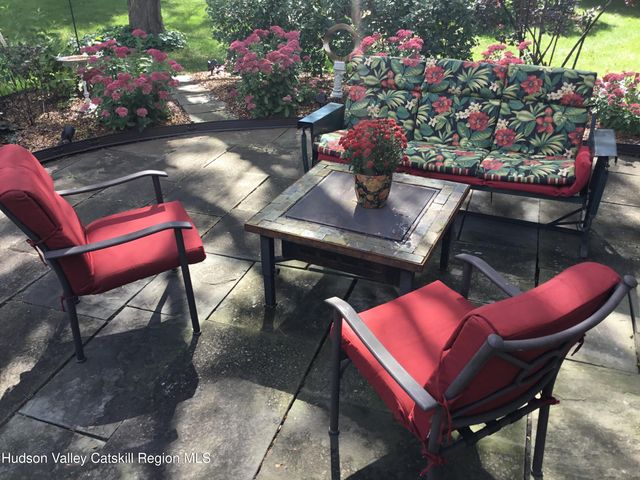 11 Presidential Drive, Kinderhook, NY 12106