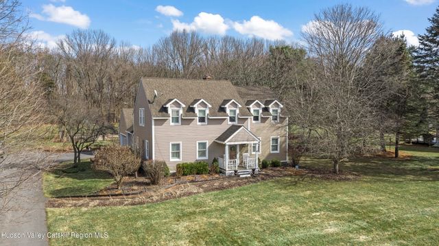 11 Presidential Drive, Kinderhook, NY 12106