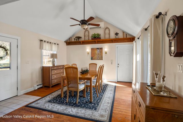 11 Presidential Drive, Kinderhook, NY 12106