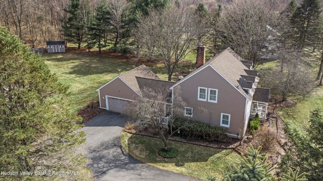 11 Presidential Drive, Kinderhook, NY 12106