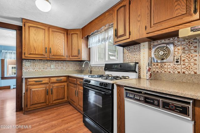 906 Lincoln Avenue, Pine Beach, NJ 08741