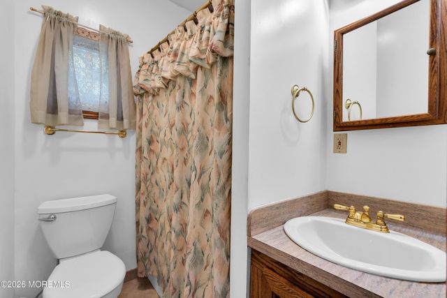 906 Lincoln Avenue, Pine Beach, NJ 08741
