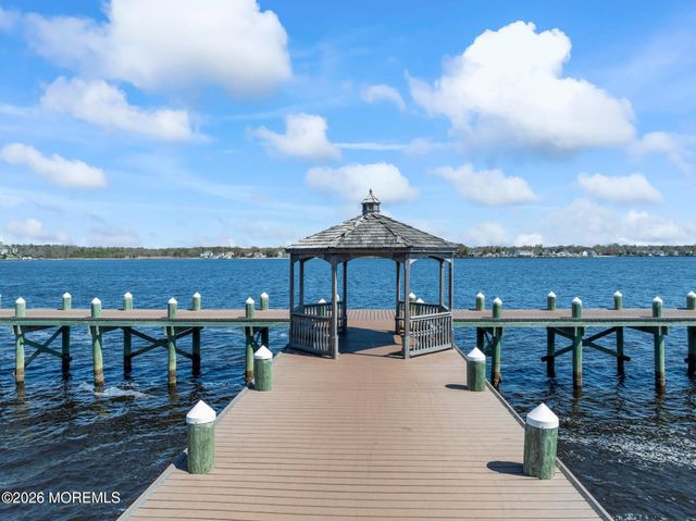 906 Lincoln Avenue, Pine Beach, NJ 08741