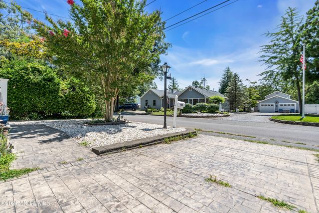 906 Lincoln Avenue, Pine Beach, NJ 08741