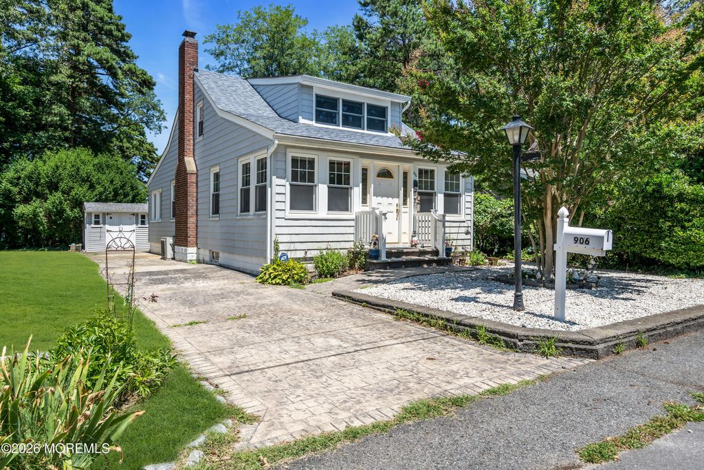 906 Lincoln Avenue, Pine Beach, NJ 08741