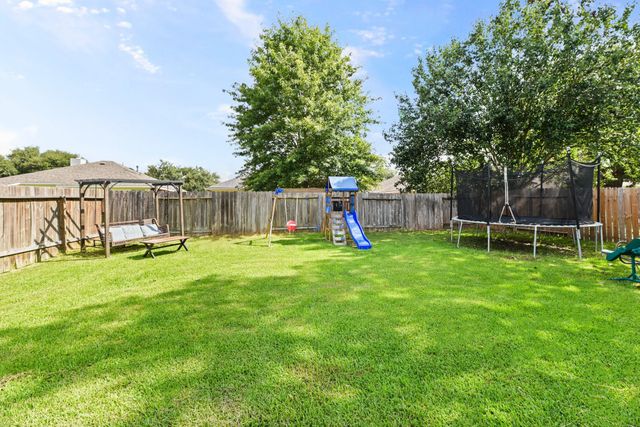 32018 Anne Lane, Pinehurst, TX 77362