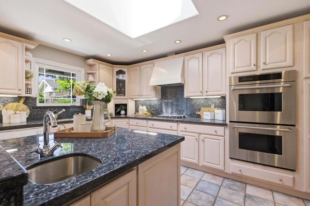 948 Anna Street, San Mateo, CA 94401