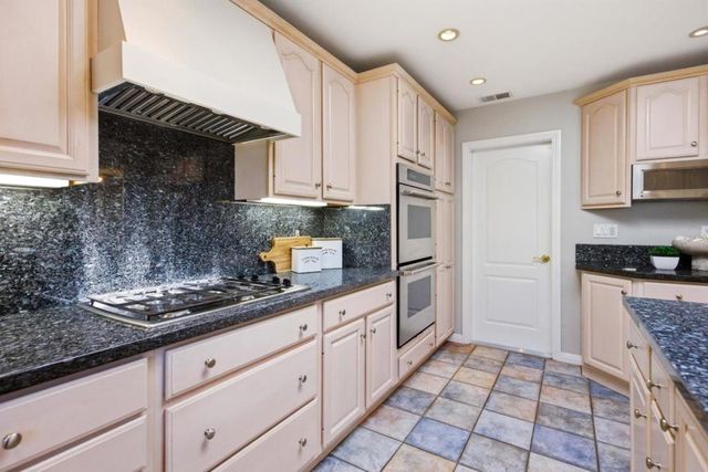 948 Anna Street, San Mateo, CA 94401