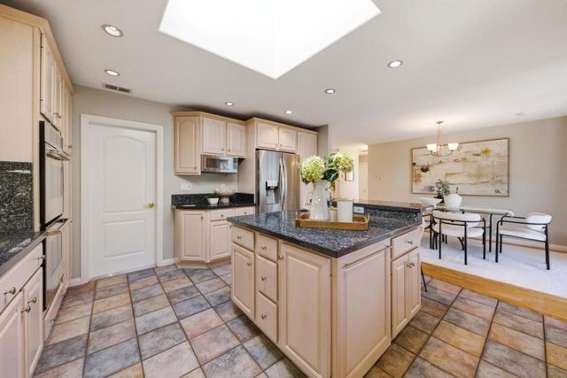 948 Anna Street, San Mateo, CA 94401