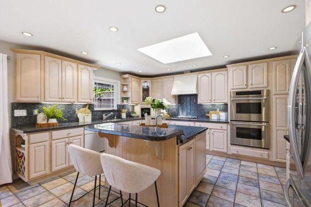 948 Anna Street, San Mateo, CA 94401