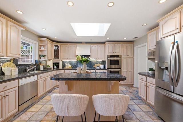 948 Anna Street, San Mateo, CA 94401