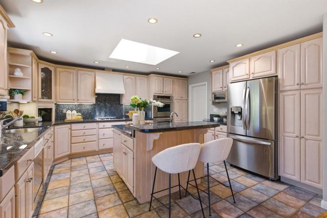 948 Anna Street, San Mateo, CA 94401