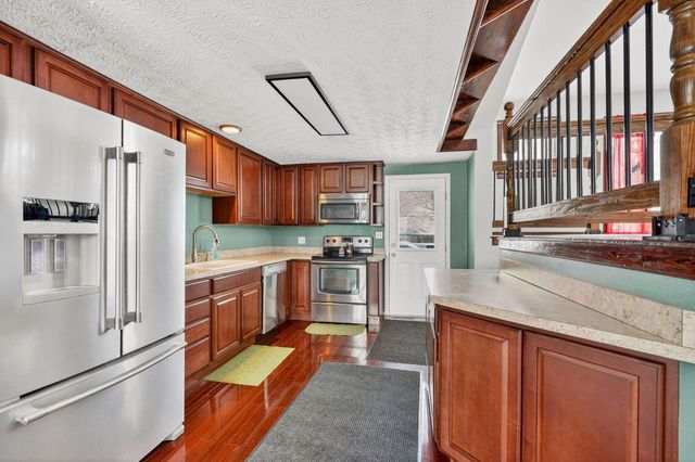 912 Maurine Drive, Columbus, OH 43228