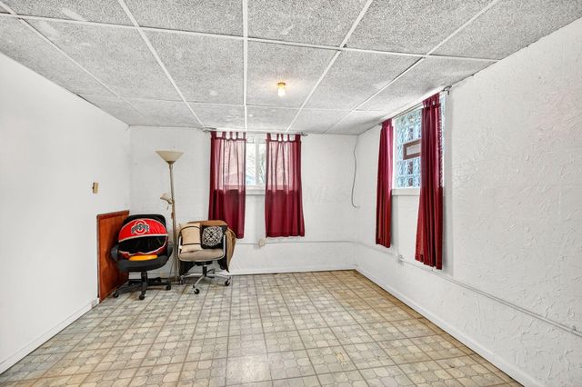 912 Maurine Drive, Columbus, OH 43228