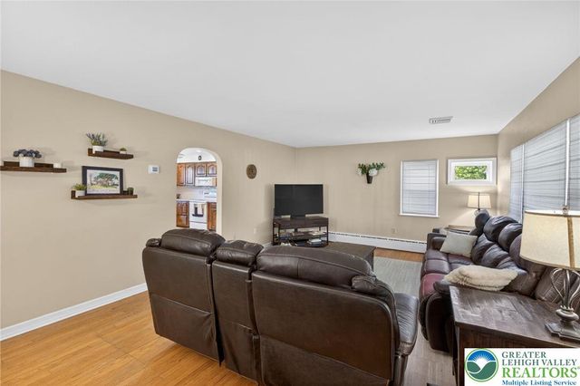 1445 Springhouse Road, South Whitehall Twp, PA 18104