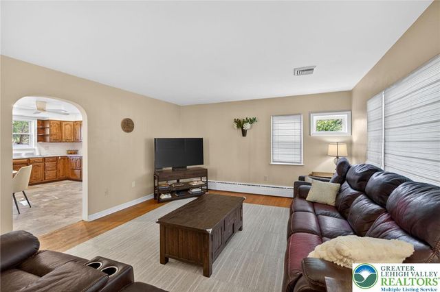 1445 Springhouse Road, South Whitehall Twp, PA 18104