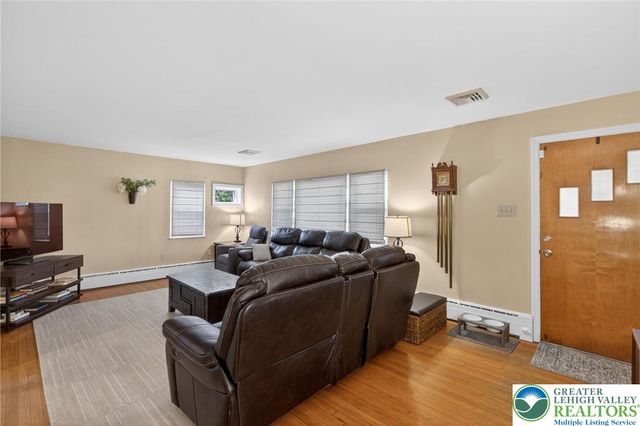 1445 Springhouse Road, South Whitehall Twp, PA 18104