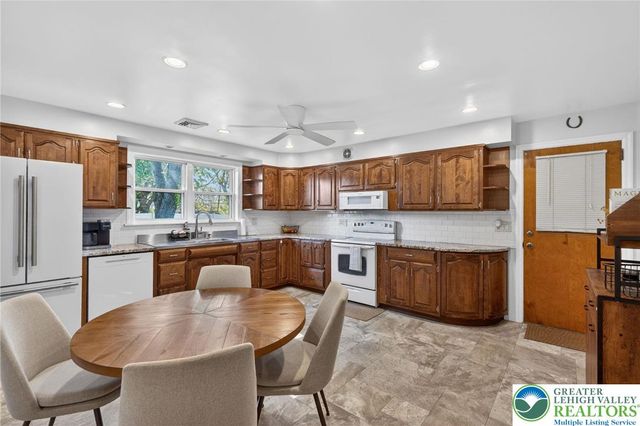 1445 Springhouse Road, South Whitehall Twp, PA 18104