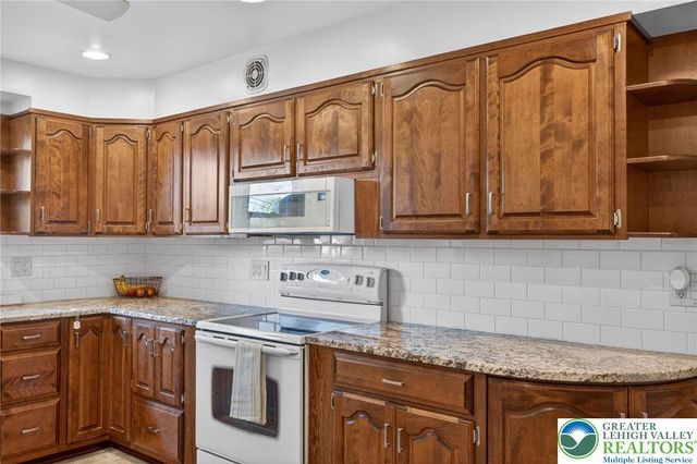 1445 Springhouse Road, South Whitehall Twp, PA 18104