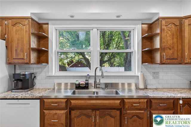 1445 Springhouse Road, South Whitehall Twp, PA 18104