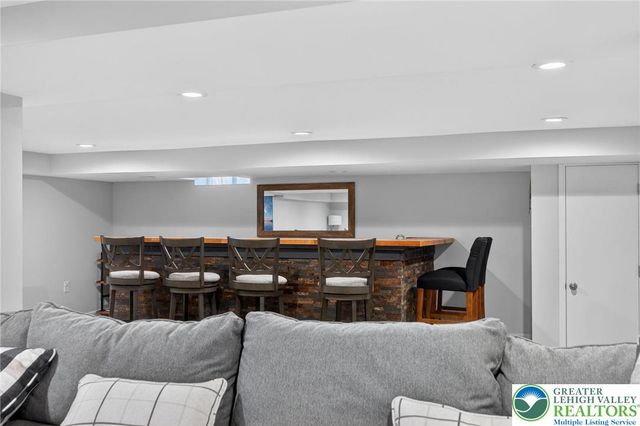 1445 Springhouse Road, South Whitehall Twp, PA 18104