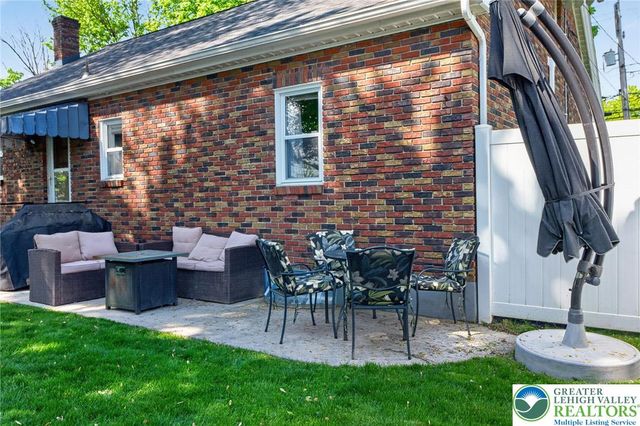 1445 Springhouse Road, South Whitehall Twp, PA 18104