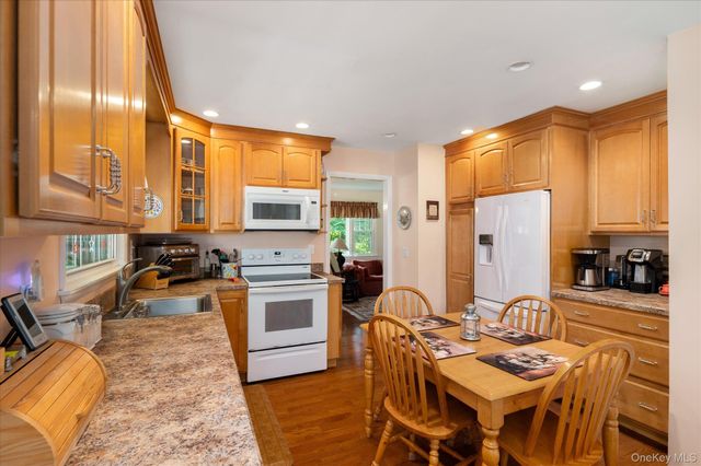 12 Lakeview Drive, Yorktown Heights, NY 10598
