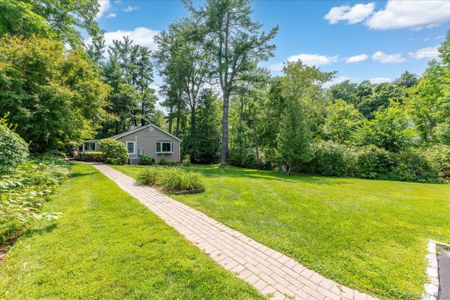12 Lakeview Drive, Yorktown Heights, NY 10598