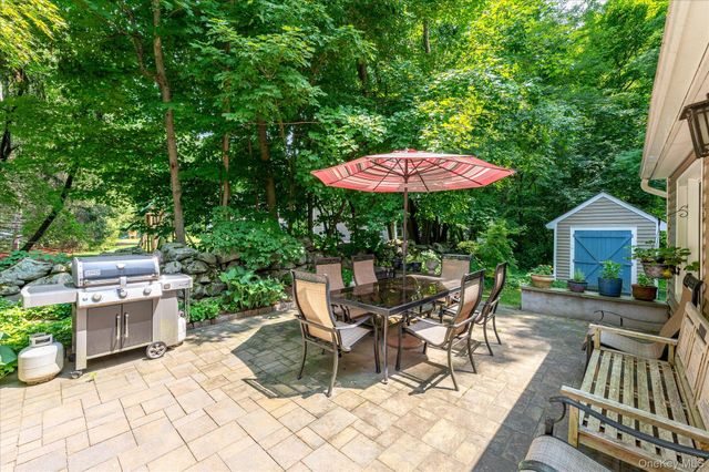 12 Lakeview Drive, Yorktown Heights, NY 10598