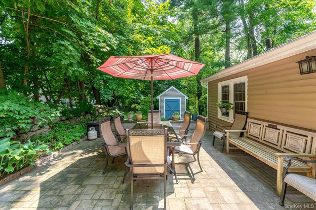 12 Lakeview Drive, Yorktown Heights, NY 10598