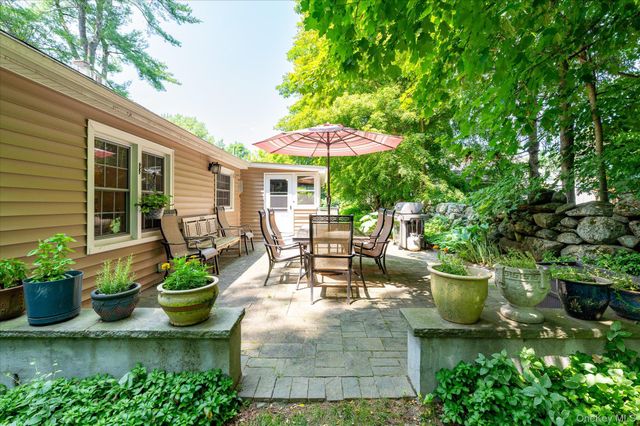 12 Lakeview Drive, Yorktown Heights, NY 10598