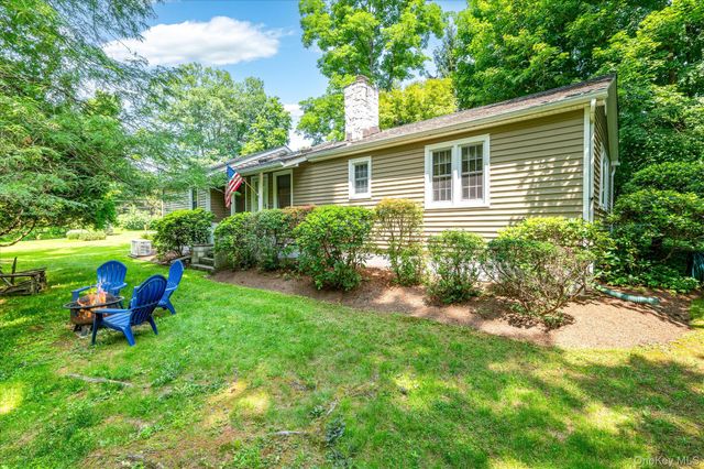12 Lakeview Drive, Yorktown Heights, NY 10598