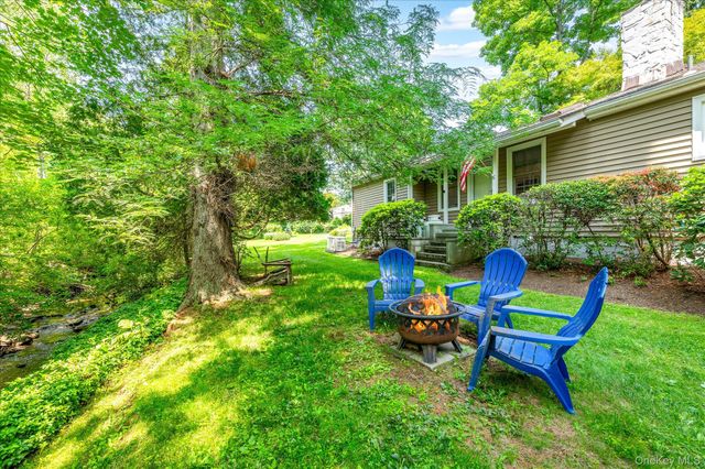 12 Lakeview Drive, Yorktown Heights, NY 10598