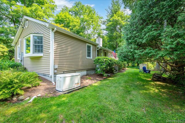 12 Lakeview Drive, Yorktown Heights, NY 10598