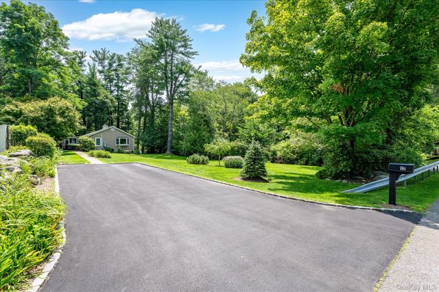 12 Lakeview Drive, Yorktown Heights, NY 10598