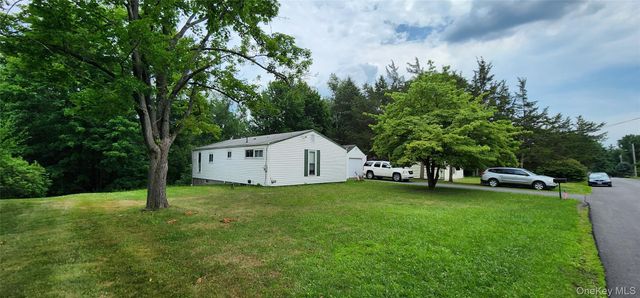 48 Gleason Boulevard, Pleasant Valley, NY 12569