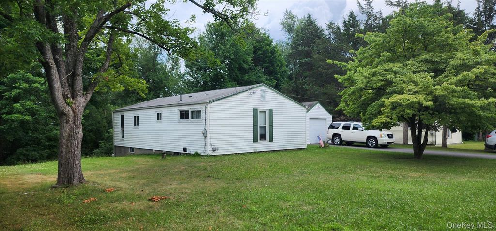 48 Gleason Boulevard, Pleasant Valley, NY 12569