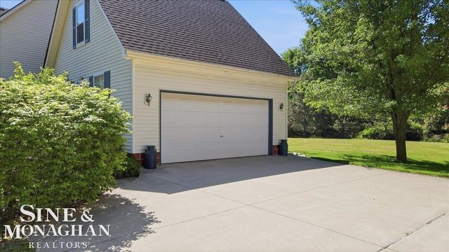 8892 Marr Road, Almont, MI 48003